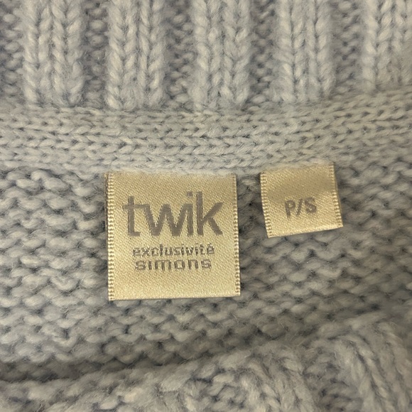 Twik Cropped Sweater - Picture 2 of 2